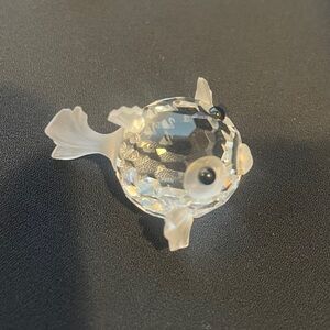 Swarovski Crystal Glass Puffer Fish Figurine - Clear Art No. 7644 with box.